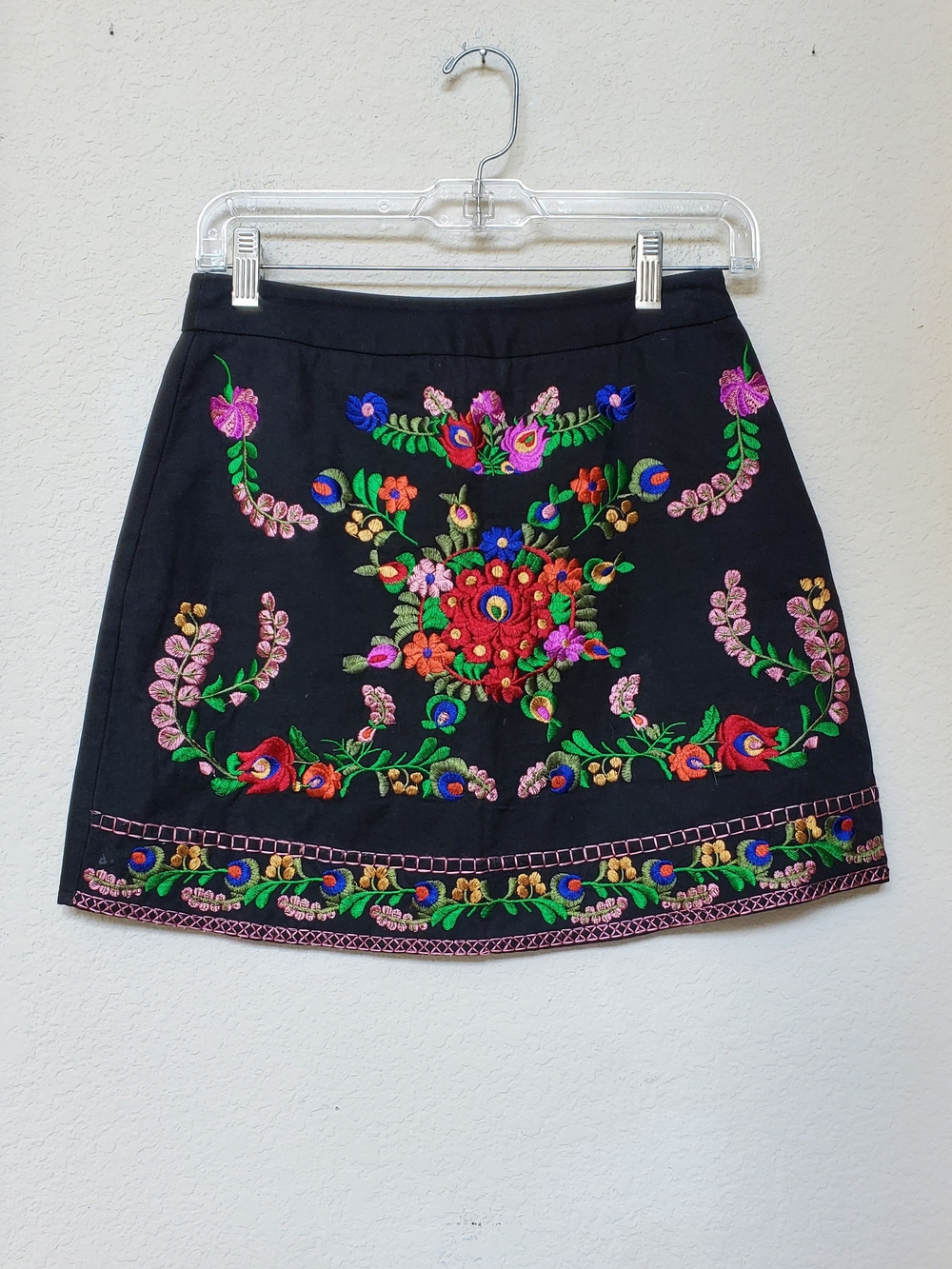 The Impeccable Pig Mini Skirt with Multicolor Floral Embroidery. Size Small - Picture 1 of 5